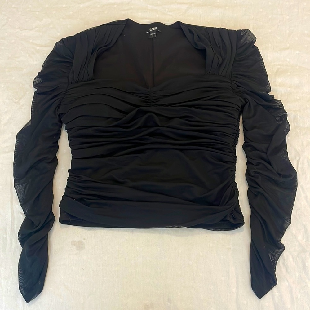 Express Body Contour Black Medium Top